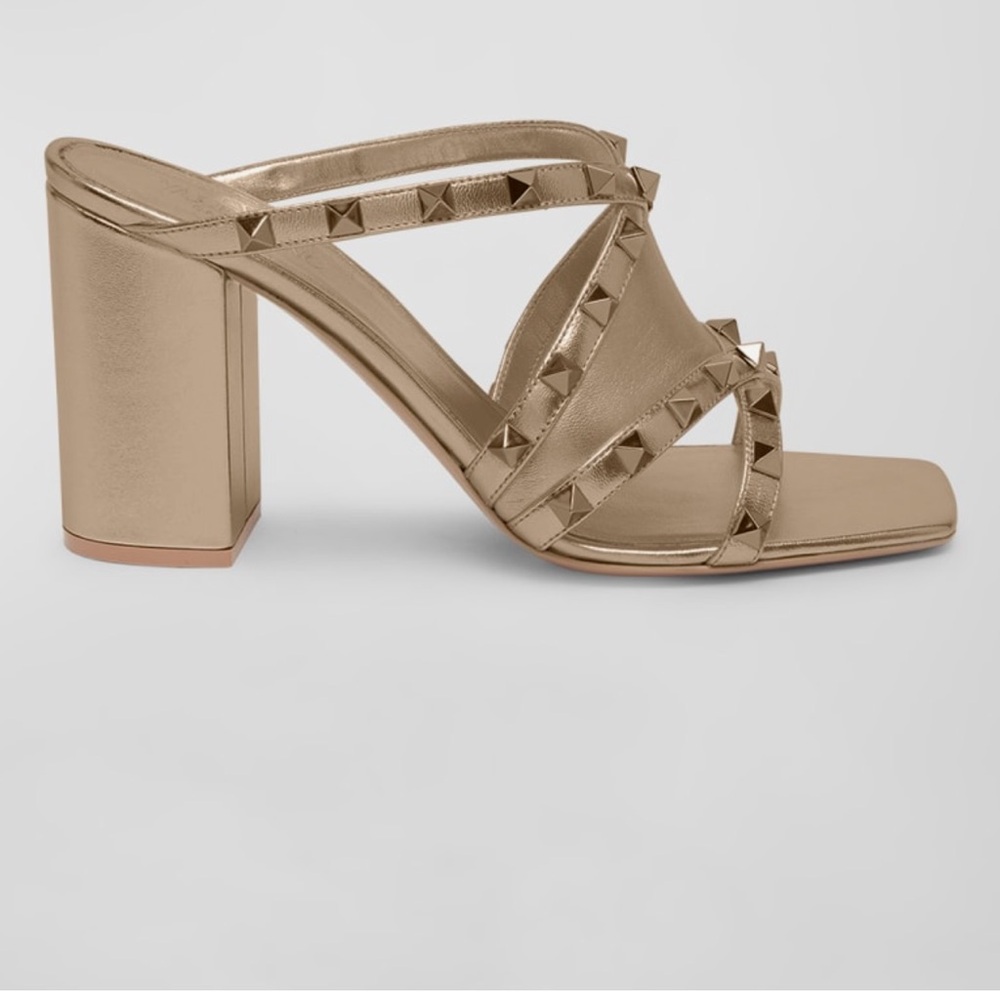 Valentino Garavani
Rockstud Metallic Block-Heel Slide Sandals